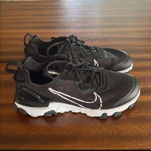 Lightly Used Nike DMSX Youth Size 6
